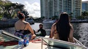 Barco a motor Sea Ray 225 Express Cruiser na praia de Fort Lauderdale Pompano..