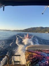 Barco flutuante de 25 pés para alugar com churrasqueira e fogueira! Cruzeiro no Lago Tahoe