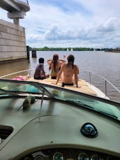 Luxury yacht with Captain for 7 passengers to your D.C. waterways
