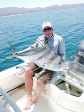 Viaje de pesca en el yate Everglades 223 Sportsfishermans en Los Barriles, México