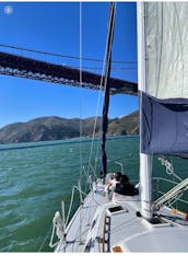 1984 Classic Catalina 30ft Sailboat for Charter in Sausalito