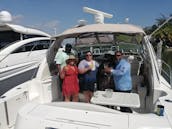 Aluguel de iate particular Sea Ray 410 Express Cruiser para grupos e famílias em Cancún