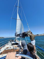 Belo veleiro clássico em Marina Del Rey