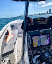 Fast 500 Hp Luxury 30 Foot Island Hopper in Sarasota, FL