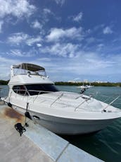 Iate a motor Silverton Flybridge de 41 pés em Miami, Flórida