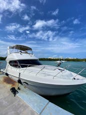 41’ Silverton Flybridge Motor Yacht in Miami, Florida