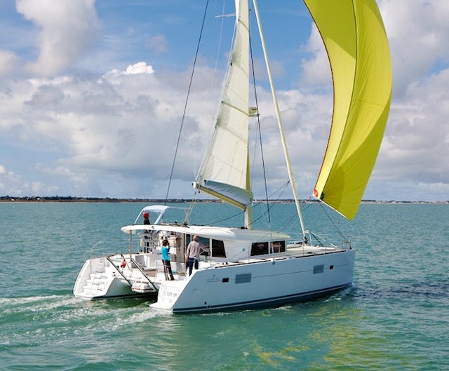 Private Day Trips in a Catamaran at the Algarve