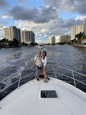 *Fort Lauderdale* - Navegue com estilo neste lindo iate Sea Ray Sundancer de 45 pés