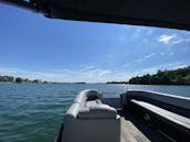 Lake Keowee Tritoon con 175 CV