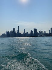 Superbe yacht Carver à plusieurs niveaux de 47 pieds à Chicago pouvant accueillir jusqu'à 13 personnes