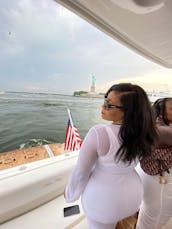 Seul et unique : yacht SeaRay de luxe de 52 pieds, Brooklyn Bridge Park !