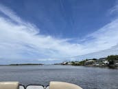 Suntracker Party Barge!! Lounge On the Water Pontoon Boat!