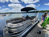 20' Sun Tracker Party Barge Dlx Pontoon Rental in Charlotte, North Carolina