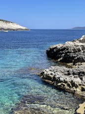 Excursión en barco PRIVADO a la CUEVA AZUL y a las 5 islas desde Split/Hvar