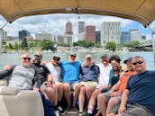 Bateau ponton avec chaise longue arrière Sunchaser de 26 pieds à Portland avec capitaine