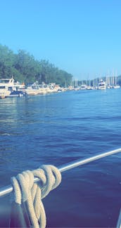 Prêt à faire la fête sur un élégant yacht à moteur MTX de 34 pieds à Toronto (8 ou 10 personnes)