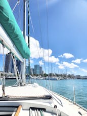 Location de voile privée de luxe Beneteau de 40 minutes dans le bassin de Kewalo à Honolulu