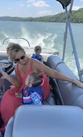 2021 Lowe Pontoon for rent on Norris Lake- Sharps Chapel area