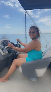 2018 Sun Tracker Party Barge 24 DLX Pontoon Boat | Lake Ray Hubbard |