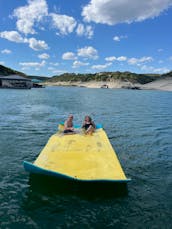 Pontoon Boat for Charter up to 9 people in Texas