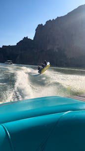 2019 F22 Wakesurf Boat! Fun in the sun! 