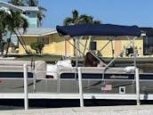 Hurricane FunDeck 200hp 12 Guests in Cape Coral 