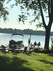 2021 Avalon Pontoon Lounger with Bluetooth Sound, 200HP in Portage, Michigan