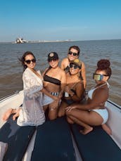 Bachelorette Party! Dolphin Cruise! Sunset Booze Cruise! Sandbar Party! 22' Boat