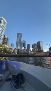 ¡La mejor oferta del mercado! Sea Ray Sundeck 26': ¡Diversión a un precio inmejorable!