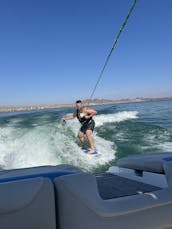 Bateau de wakesurf Malibu M235 sur le lac Havasu