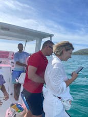 Explore las Seychelles por mar con nuestra lancha motora personalizada