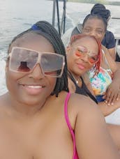 Cruise with 25ft Veranda Pontoon on Lake Allatoona