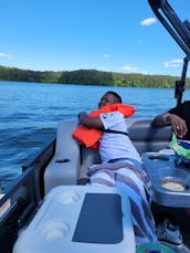 Cruise with 25ft Veranda Pontoon on Lake Allatoona