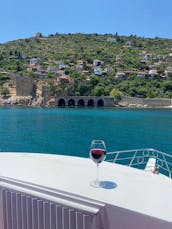 Lux White Motor Yacht for 12 People in Alanya, Turkey