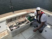 Disfrute de la pesca en la bahía de Antofagasta, Chile, en 36' Sport Fisherman