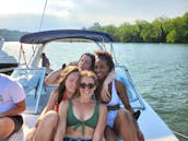 Bayliner Cruising Boat for 6 People in Washington, DC