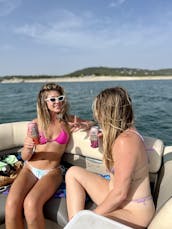 *Tiki* Theme Party Pontoon on Lake Travis