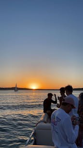 *Tiki* Theme Party Pontoon on Lake Travis