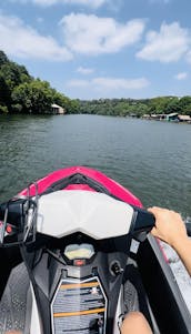 Seadoo Sparks avec stéréo Bluetooth à louer à Austin !