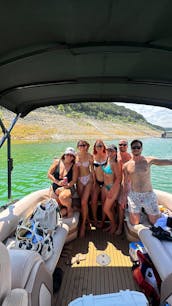 BENTLEY PARTY PONTOON BOAT 25 ft+Captain [Party, Swim, Fish ] Lake Travis