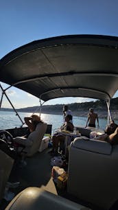 Self Captain 15 Passenger Luxury Pontoon Boat On Lake Travis