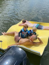 Lago Austin, pontones, capitán incluido