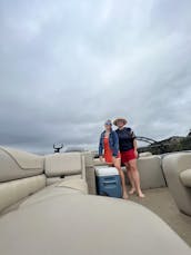 Lowes Boat SF212 Pontoon Rental In Austin, TX