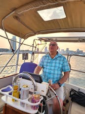30 ft sailboat with highly experienced Captain in Baltimore Inner Harbor
