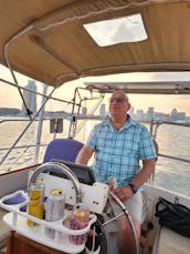 30 ft sailboat with highly experienced Captain in Baltimore Inner Harbor