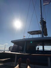 Experiencia única en catamarán en Barcelona