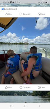 2023 Sun Tracker Pontoon w/ski tow bar on Lake Wylie