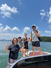 Super Cool 37ft Sea Devil 3210 Yacht On Lake Lanier