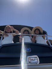  Pontoon Boat - Perfect for Families and Bachelorette Party