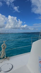 Charter Open Bar Catamaran for a Boat Party in Cancún and Isla Mujeres